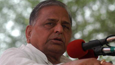 Mulayam receives Flak for controversial comment,'Rapists do not deserve death, boys commit mistakes'