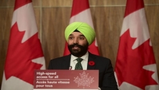 Airline bailout may rely on scorned loan program