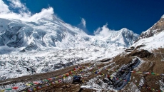 Avalanche, blizzard kill 12 people, including 4 Canadians in Nepal