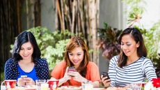 Do you customize smartphone to make friends jealous?