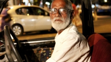 This Old Cabbie, Who Saved A Girl From Being Harassed By Drunk Men, Is A Hero!