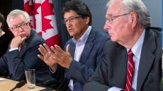 Former PMs, aboriginal leaders seek to ease tensions between groups