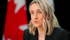26 'low-risk' air passengers being contacted about hantavirus: Canada's top doctor