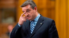 Weeping Paul Calandra apologizes to Commons for non-answer in question period