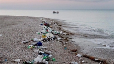World's oceans awash in plastic drifting into sea from landfills: report