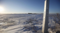 Police apprehend foreign nationals who crossed into Canada on foot from United States