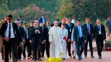 Pope demands world help resolve Rohingya crisis