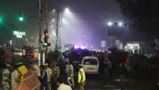 Delhi: 8 killed, dozen injured in blast near Red Fort
