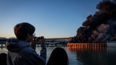 Large, smoky fire extinguished in Metro Vancouver, air quality bulletin to be lifted