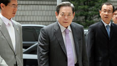 SC asks Samsung chairman to appear before Ghaziabad court