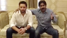 Watch: After War Of Words, Shahid Afridi, Javed Miandad End Bitter Public Feud