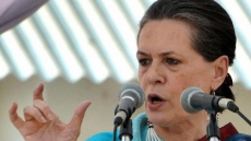 Sonia has Rs.85k in cash, no car