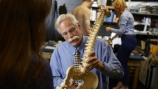 'Spooning' aggravates back pain in women