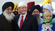 Stephen Harper congratulates Narendra Modi, praises Indian democracy