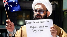 Sydney Siege Ends: Police Storm Cafe, Free Hostages, Two Dead