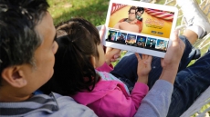 Canadians' Time Online Doubles As Mobile Devices, Video Streaming Eat Up Hours