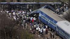 Maharashtra train derailment kills 18