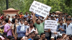 To study or not to study English: India debates