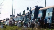 32 Killed In India As Varanasi-Bound Train Derails