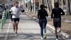 Environment Canada predicts warm summer across country, especially in East