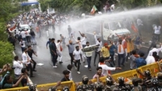 Delhi Police use water cannons to disperse protesting Cong workers