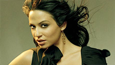 Charming Chameleon: Navi Rawat