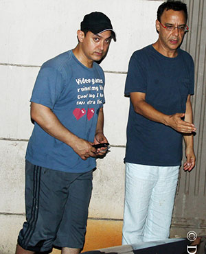 Aamir and Vidhu Spotted Together