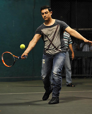 Aamir At All India Women's Tennis Tournament