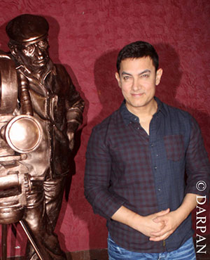 Aamir Khan launches untold story of Lagaan