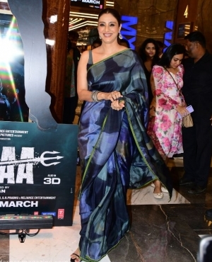 Tabu dazzles in her bluish purple saree 
