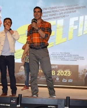 Emraan Hashmee and Akshay Kumar with another cast member from the film 