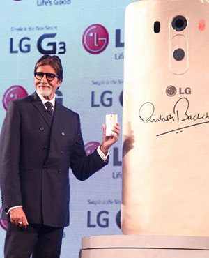Amitabh Bachchan launches LG G3 Smart Phone