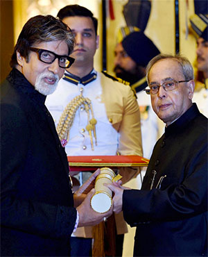 Amitabh Bachchan Receives Padma Vibhushan