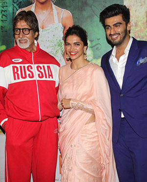 Amitabh Gives Thumbs Up to Finding Fanny