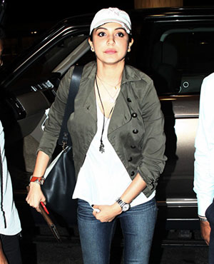 Anushka Sharma leaves to shoot Dil Dhadakne Do