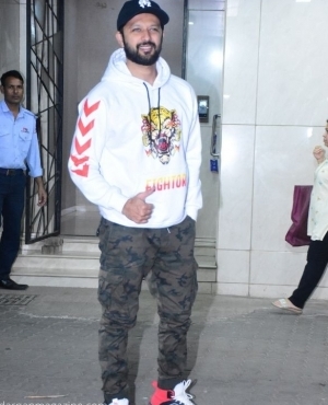  Vatsal Seth pairs his gorgeous eyes with a sporty look 