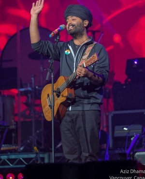 Arijit Singh engages with his fans