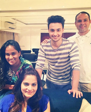 Arpita And Aayush Throw House Warming Party