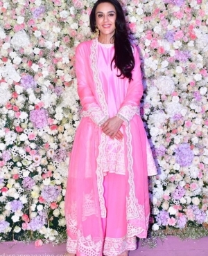 Preity Zinta is pretty in pink 