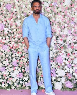 Sunil Shetty goes for a casual light blue look 