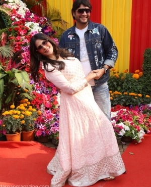  Shravani Goswami & Manav Sohal are having a blast for the camera 