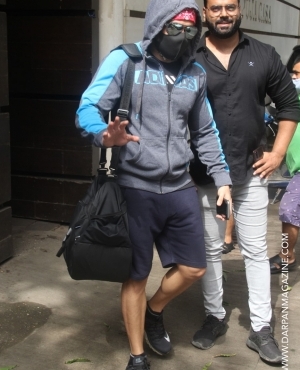 Imraan Hashmi outside gym