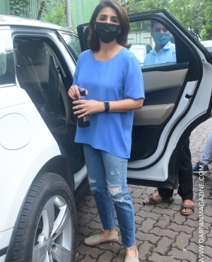 Neetu Kapoor looking hot in denim