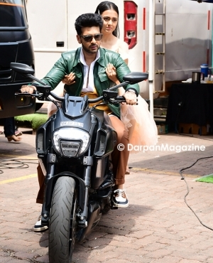 Karan Kundra & Tejaswi Prakash on dance deewane set 