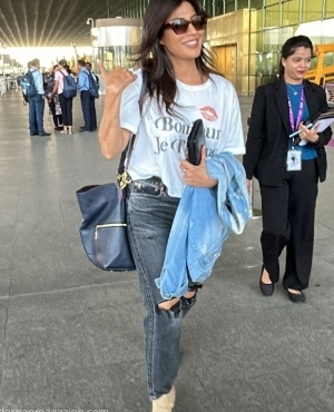 Actress Chitrangada Singh gets papped at the airport 