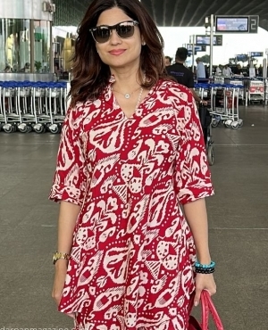 Shamita Shetty looks cute in her red outfit 