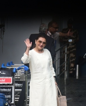 Rani Mukerji returns to Mumbai after receiving the prestigious National Award in Delhi