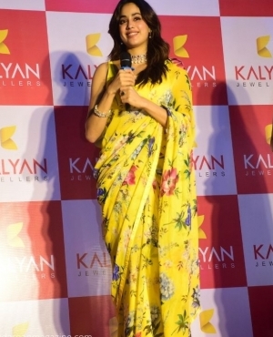Janhvi Kapoor looks gorgeous in a yellow floral sari at Kalyan Jewellers event 