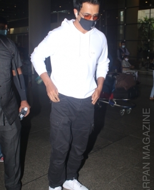 Sonu Sood snapped at the airport 