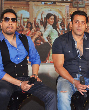Bajrangi Bhaijaan Team Launches Eid Special Song